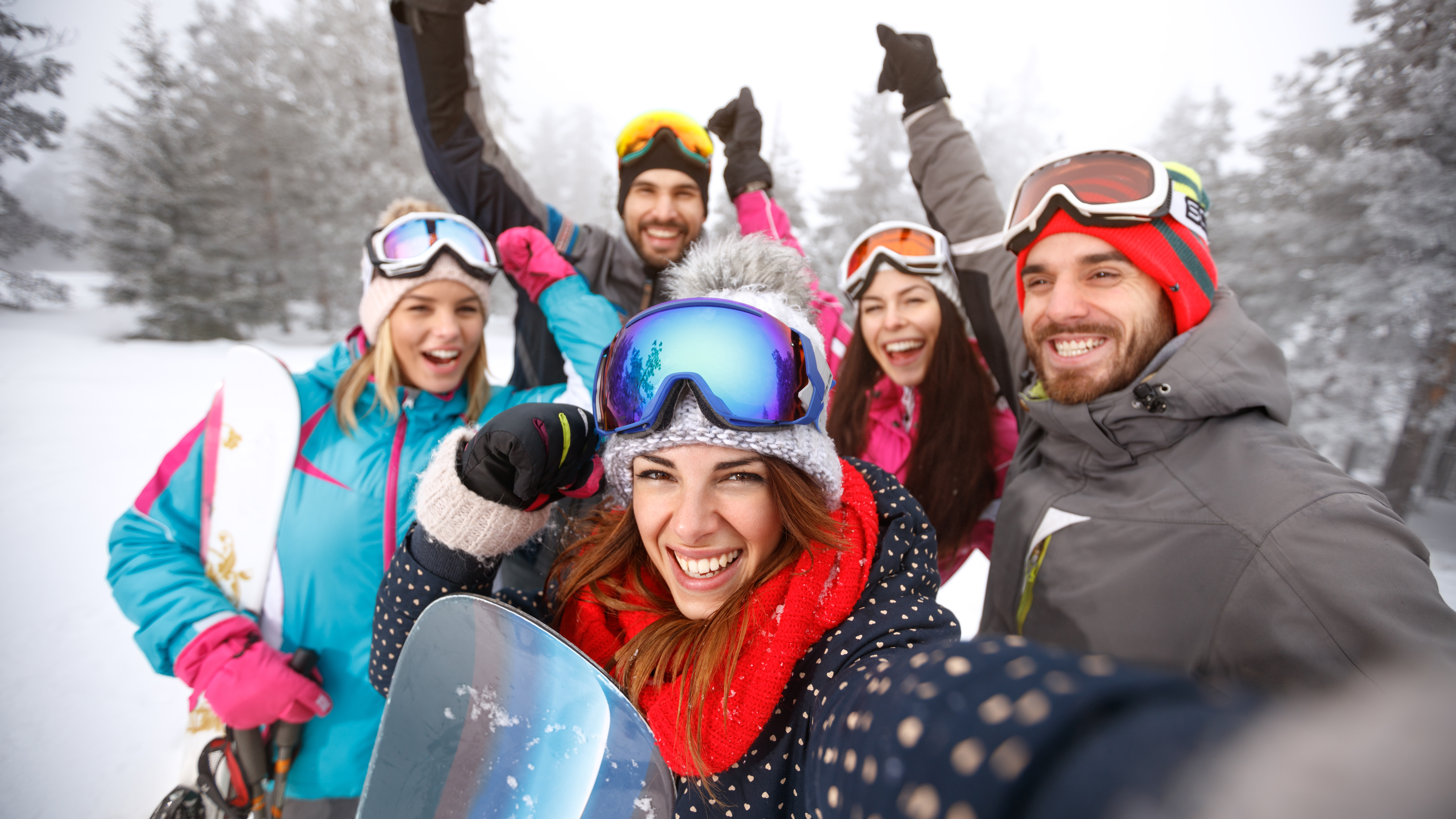 People skiing